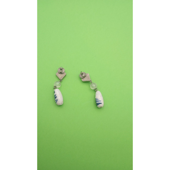 Vintage Avon Earrings White Blue Teardrop Dangle Delft Blue Porcelain - Picture 3 of 5